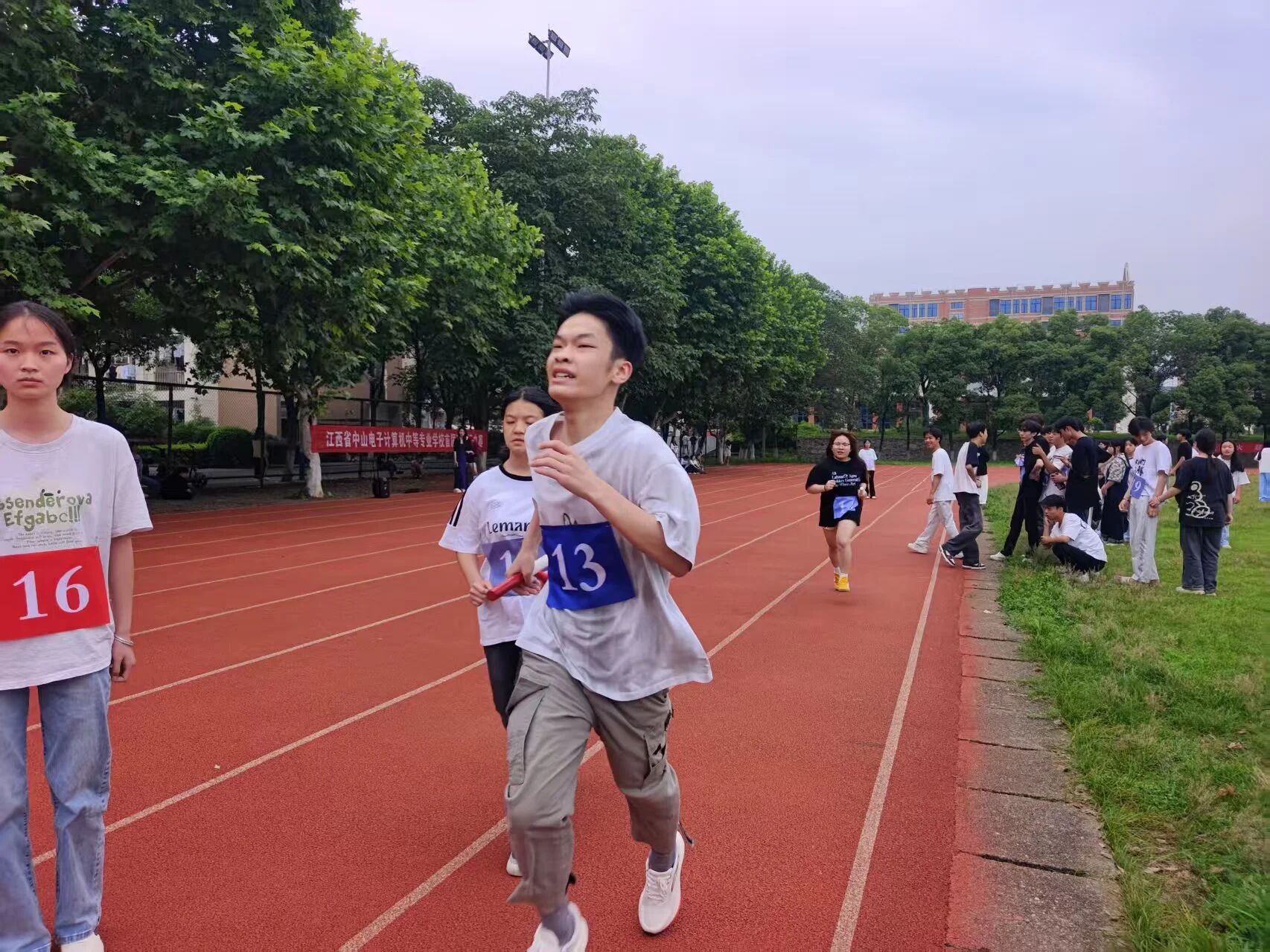 6cb6d87a7739d0a0660773be9a4e7e9b.jpg 6cb6d87a7739d0a0660773be9a4e7e9b.jpg